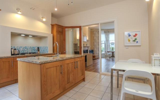 Queens Large 2 Bdr & 1 Bdr Apartments By Belfast City Breaks المظهر الخارجي الصورة